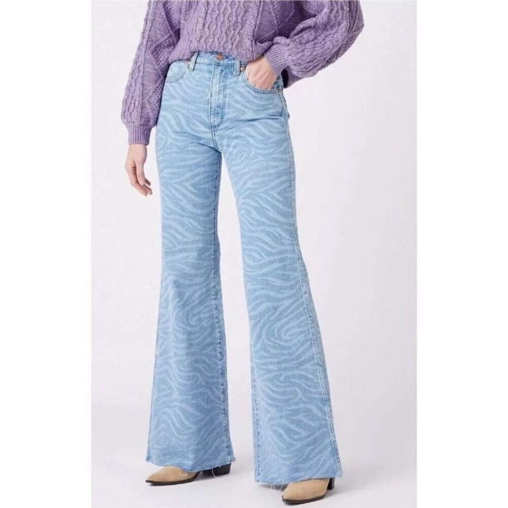 Wrangler Meow Laser Tiger Print Wanderer 622 Jeans High Rise Flare